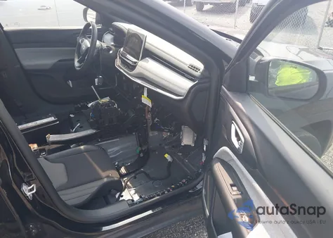 2023 Jeep Compass Latitude 4X4 z USA, uszkodzony, nr VIN 3C4NJDBN3PT531113